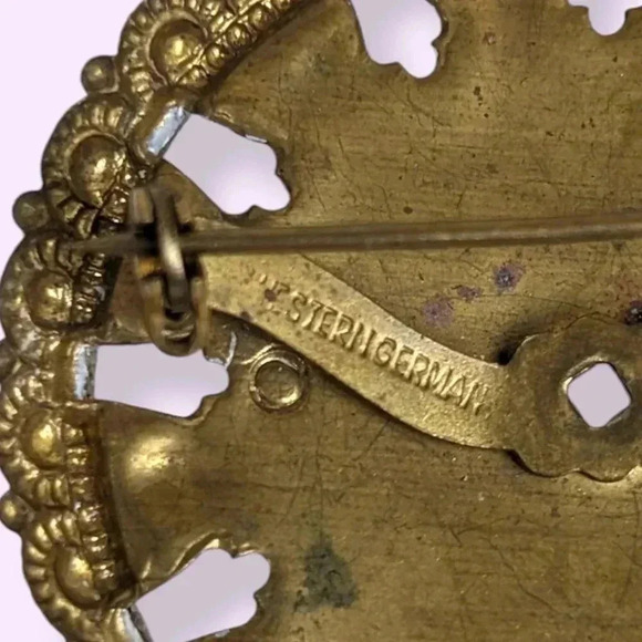 Vintage West Germany Sugar Glass Portrait - Picture 6 of 7